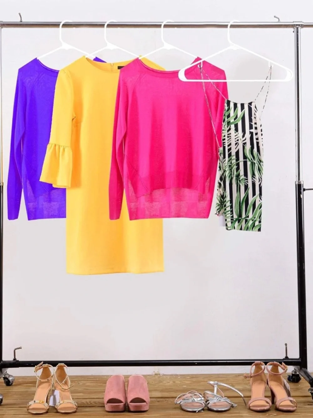 15Pack Mix Plastic Hangers Notched Durable Clothes Storage Organizer Multicolor